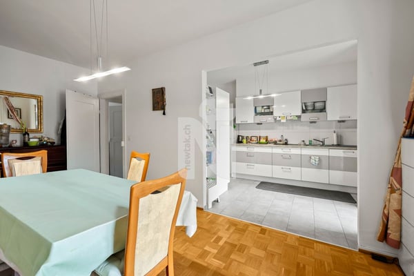 Grosszügiges Wohnen mit Balkon und Gemeinschaftsgarten in Basel 3