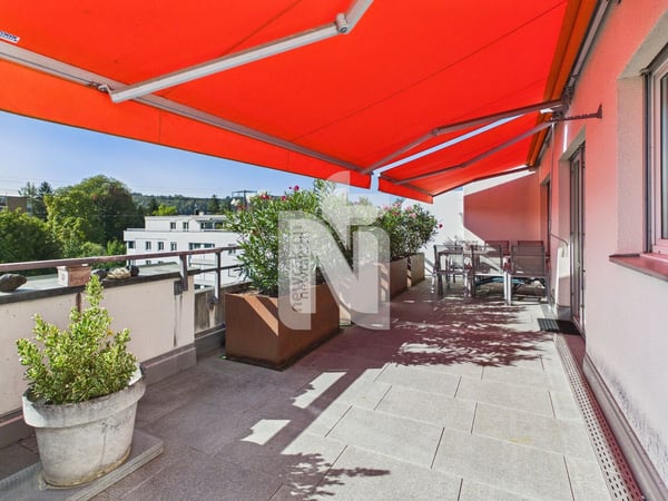 Attikawohnung über den Dächern von Rheinfelden mit Riesieger Terrasse Weitblick, Lift und Tiefgaragenplatz