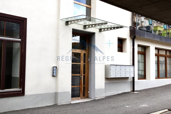 Superbe appartement moderne en attique à Vallorbe ( Lot 11 ) 8