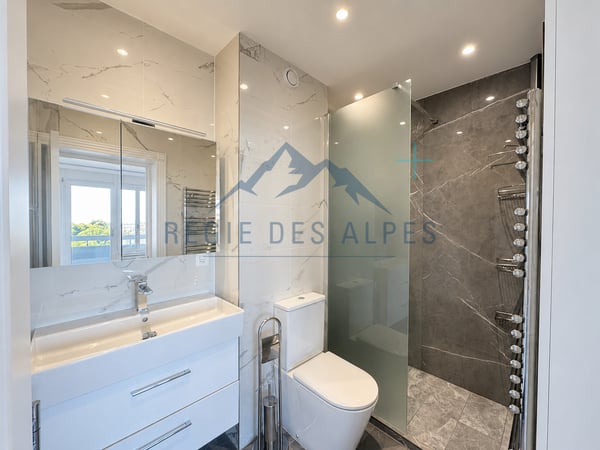 Appartement traversant de standing | 7 pièces avec vue panoramique 11