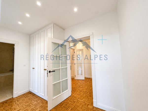 Appartement traversant de standing | 7 pièces avec vue panoramique 9
