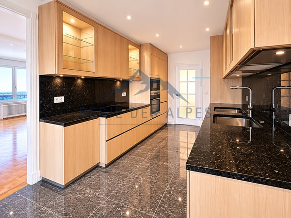 Appartement traversant de standing | 7 pièces avec vue panoramique 4