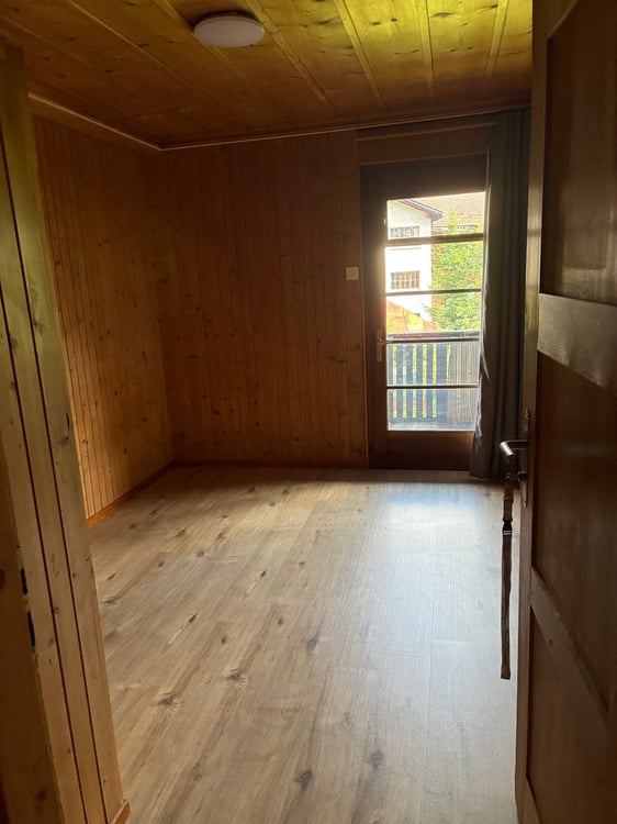 Charmante 4-Zimmer-Altbauwohnung in Klosters befristet bis 31.03.2027 5