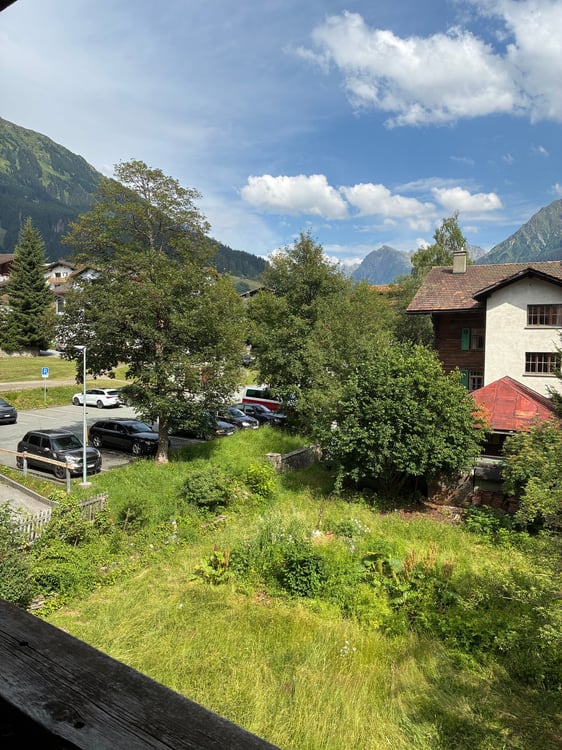 Charmante 4-Zimmer-Altbauwohnung in Klosters befristet bis 31.03.2027 12