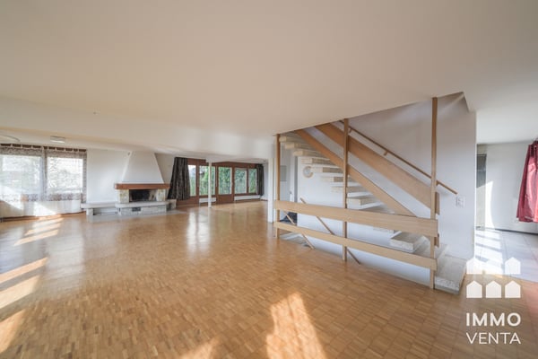 Gestaltungsfreie Haushälfte mit Dachterrasse über Biel 7