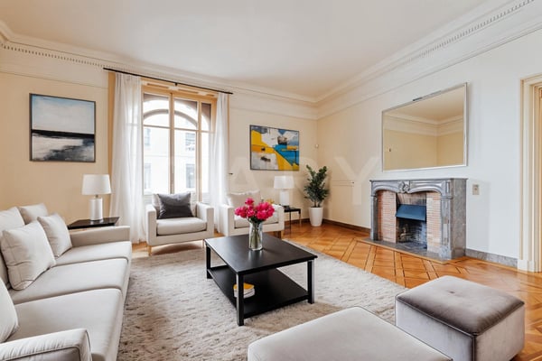 APPARTEMENT D'EXCEPTION FACE AU JET D'EAU 2