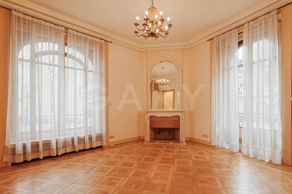 APPARTEMENT D'EXCEPTION FACE AU JET D'EAU 4