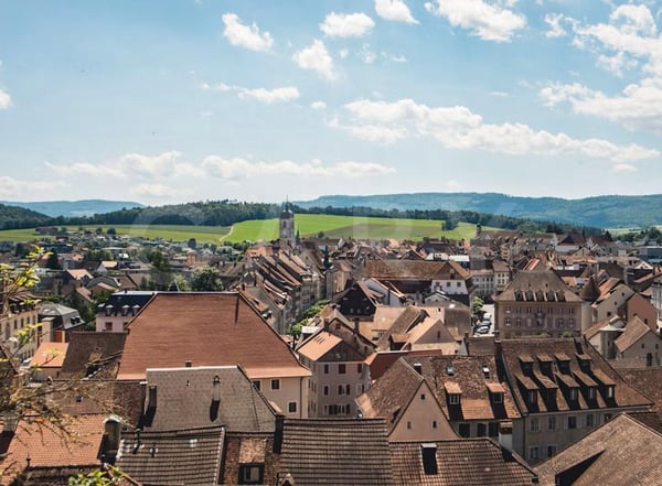 Immeuble de rendement de 6 niveaux avec local commercial et appartements résidentiels 5