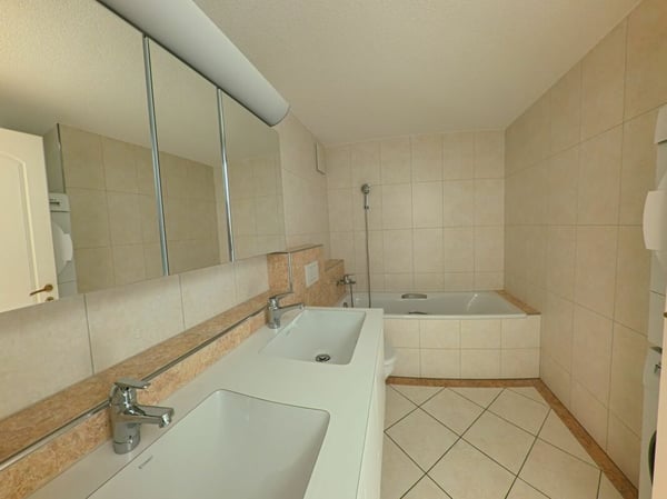 Zentral wohnen über den Dächern: Stilvolle 1.5-Zimmer-Maisonette für Familien 6