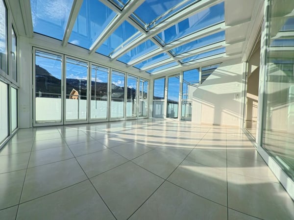 Zentral wohnen über den Dächern: Stilvolle 1.5-Zimmer-Maisonette für Familien 2