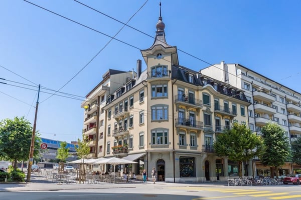 Appartement rénové de 3 pièces au 5ème étage 1