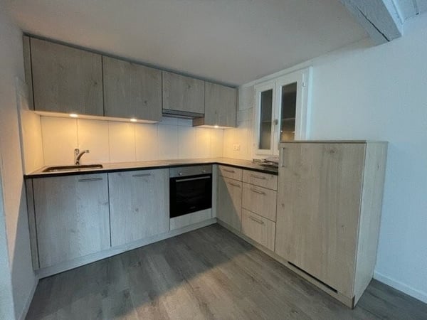 Appartement rénové de 3 pièces au 5ème étage 4