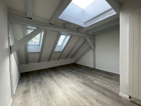Appartement rénové de 3 pièces au 5ème étage 3