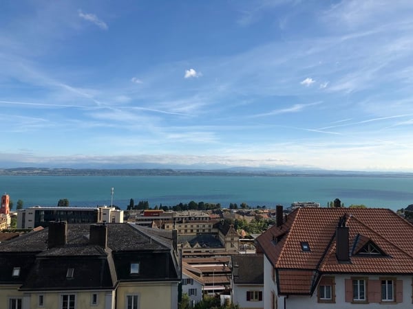 1 mois gratuite! Profitez d'une magnifique vue sur le lac! 1