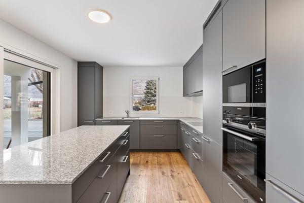 möbiliertes WG Zimmer in 5.5-Z-Gartenwohnung - Neubau