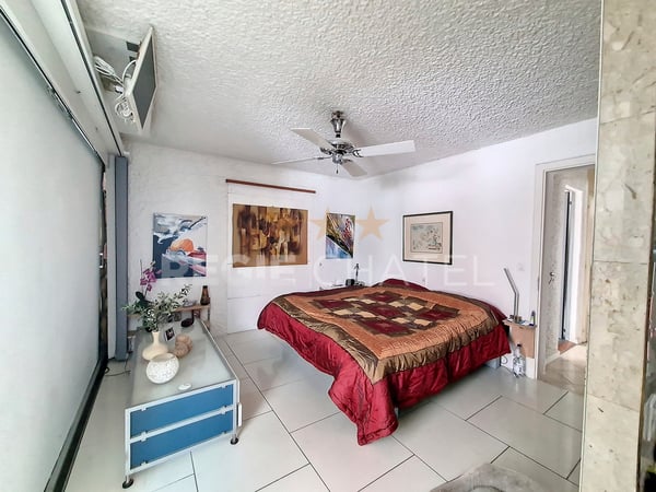 Spacieux appartement avec jardin et grand garage/atelier 8