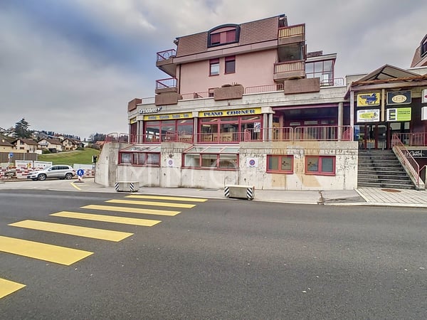 Plein centre de Châtel-St-Denis Local commercial avec vitrines 3