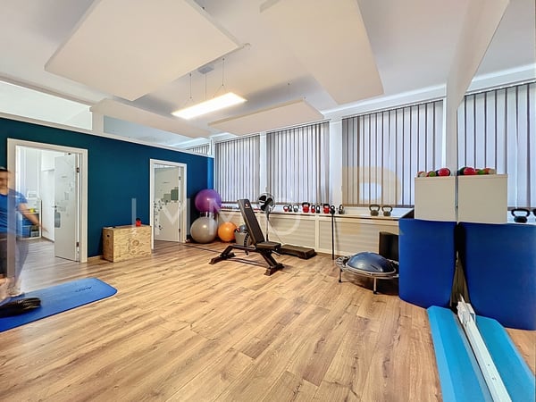 Immeuble mixte au centre de Semsales 10