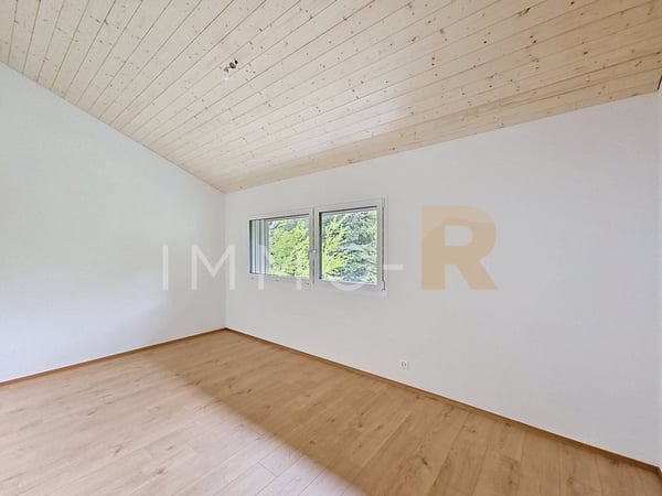 Chalet 5,5 pièces entièrement rénové au calme, entre verdure et forêt 9