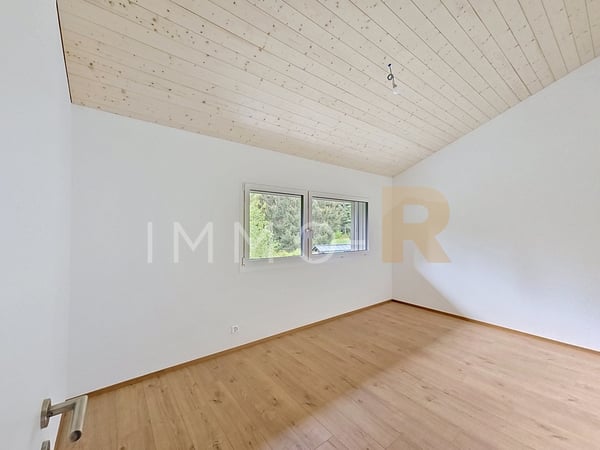 Chalet 5,5 pièces entièrement rénové au calme, entre verdure et forêt 8