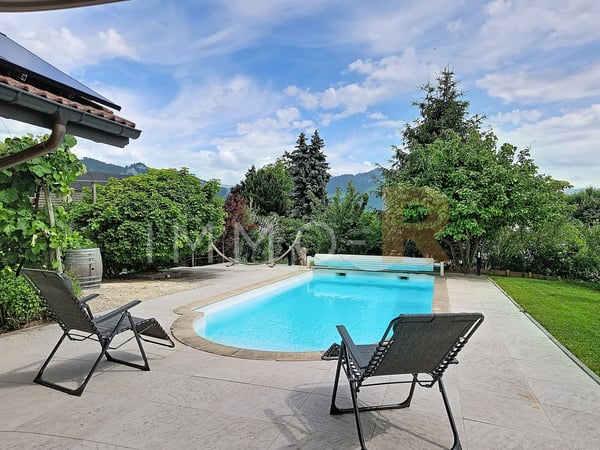 Magnifique villa de 7.5 pièces avec piscine chauffée 3