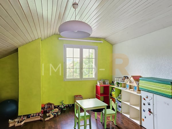 Magnifique villa de 7.5 pièces avec piscine chauffée 10