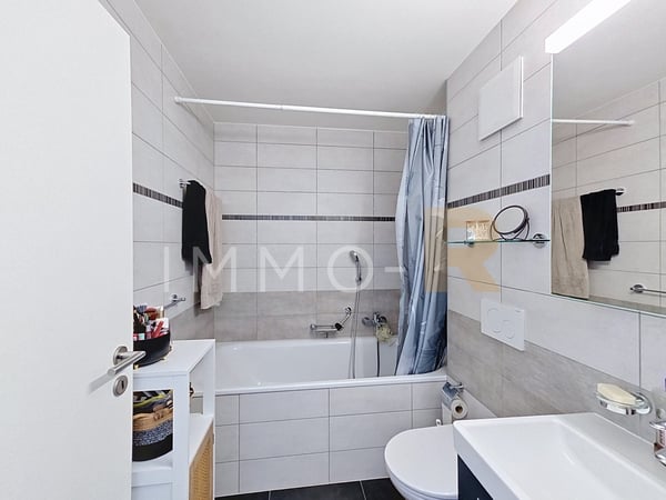 Ravissant et spacieux 4.5pces  avec Loggia 9