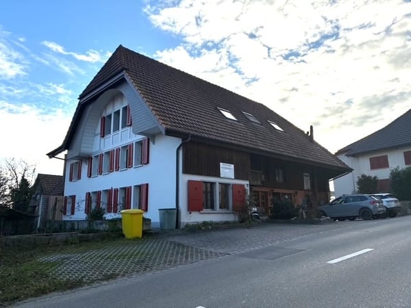 Grosszügige 1.5-Zimmer-Duplex-Wohnung in Täuffelen 1