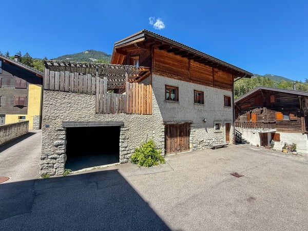 Grande villa familiale avec splendide terrasse et grand jardin 17