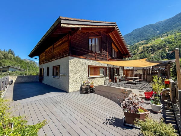 Grande villa familiale avec splendide terrasse et grand jardin 1