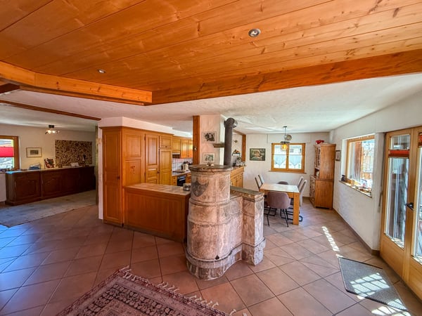 Grande villa familiale avec splendide terrasse et grand jardin 12