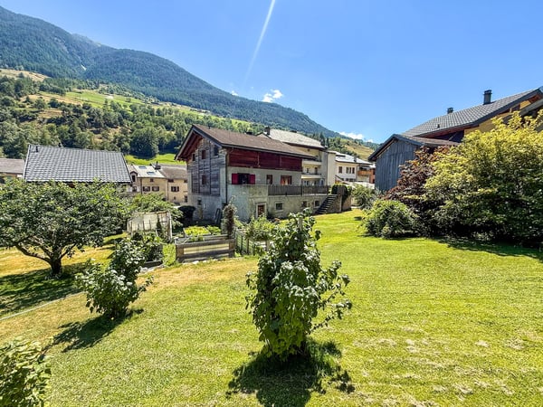 Grande villa familiale avec splendide terrasse et grand jardin 16