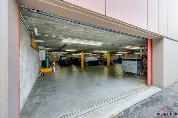 Vielseitiges Gewerbe- und Einzelhandelsobjekt mit Tiefgarage 17