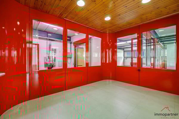 Vielseitiges Gewerbe- und Einzelhandelsobjekt mit Tiefgarage 5