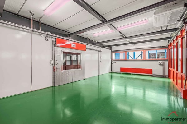 Vielseitiges Gewerbe- und Einzelhandelsobjekt mit Tiefgarage 3