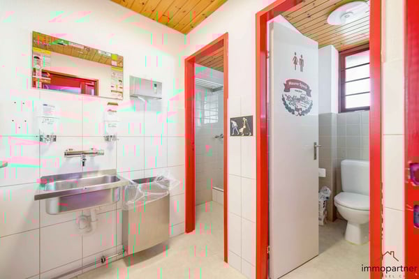 Vielseitiges Gewerbe- und Einzelhandelsobjekt mit Tiefgarage 9