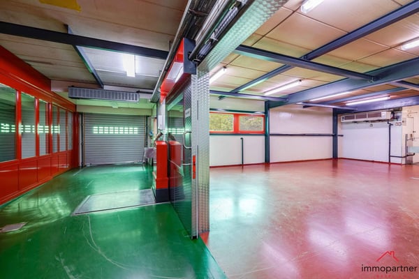 Vielseitiges Gewerbe- und Einzelhandelsobjekt mit Tiefgarage 11