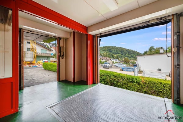Vielseitiges Gewerbe- und Einzelhandelsobjekt mit Tiefgarage 8