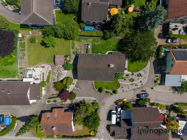 Freistehendes Einfamilienhaus mit Potenzial an ruhiger Hanglage 13