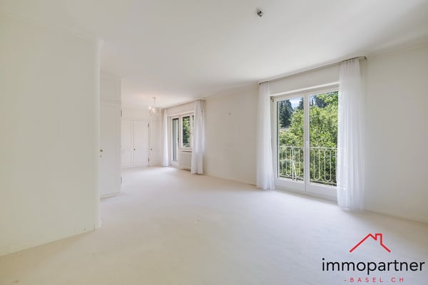 Villa mit Traumgarten und Entwicklungspotenzial in Binningen 7