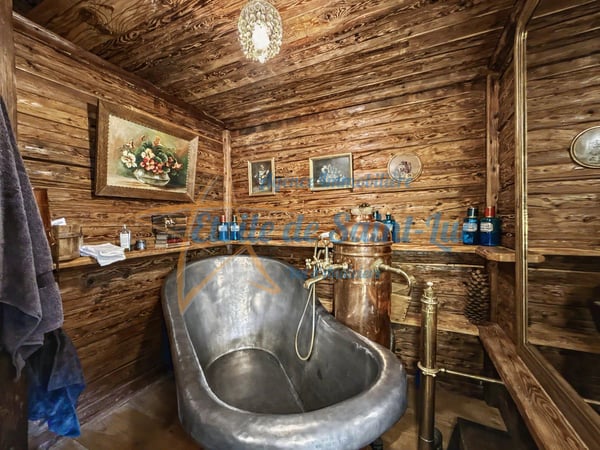 Superbe chalet et ses deux raccards 13
