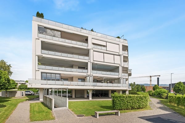 4.5-Zimmer-Wohnung mit grossem Balkon & Abendsonne in Steinhausen 12