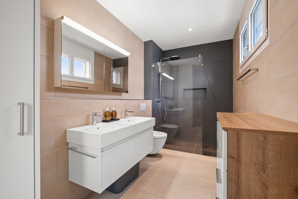 4.5-Zimmer-Wohnung mit grossem Balkon & Abendsonne in Steinhausen 9