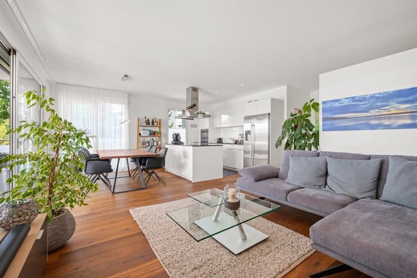 4.5-Zimmer-Wohnung mit grossem Balkon & Abendsonne in Steinhausen 3