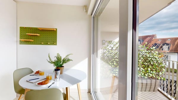 Bright Room in Shared Apartment – Ideal for Students – Route de la Gare 16D, Mies (Versoix)! 2