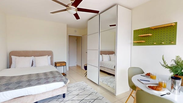 Bright Room in Shared Apartment – Ideal for Students – Route de la Gare 16D, Mies (Versoix)! 1