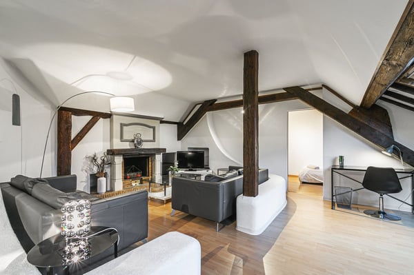 Spacious High-Floor 2-Bedroom Apartment Near Lausanne Train Station – Rue du Simplon 10! 1