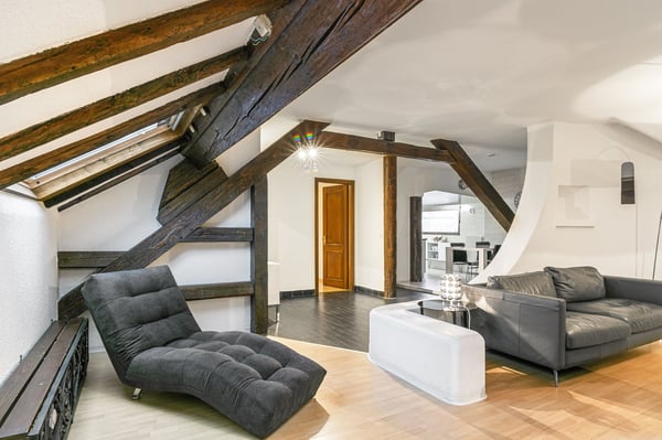 Spacious High-Floor 2-Bedroom Apartment Near Lausanne Train Station – Rue du Simplon 10! 3