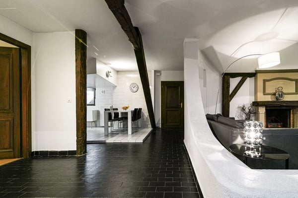 Spacious High-Floor 2-Bedroom Apartment Near Lausanne Train Station – Rue du Simplon 10! 4