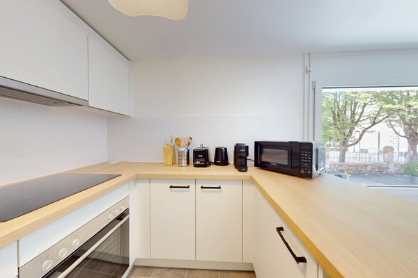 Furnished 16 m² Studio with Separate Kitchen – Plainpalais, Geneva 6
